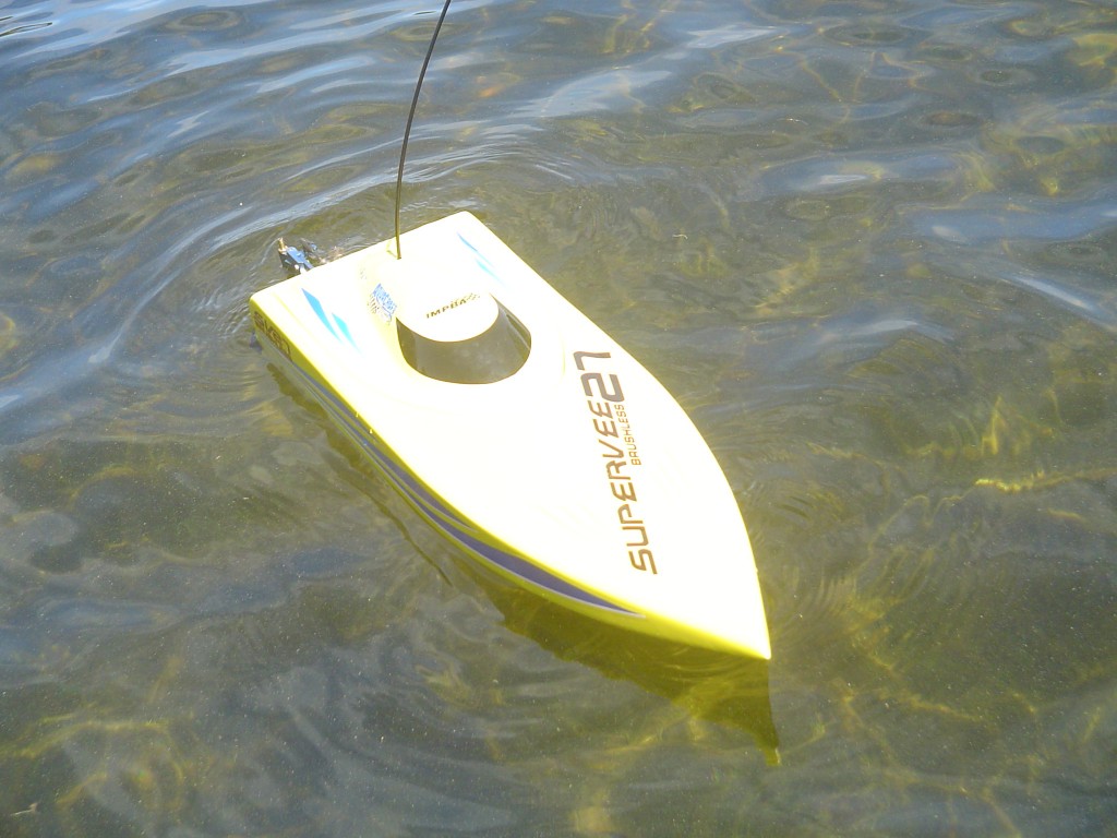AquaCraft SuperVee 27 hull viewed out of the water